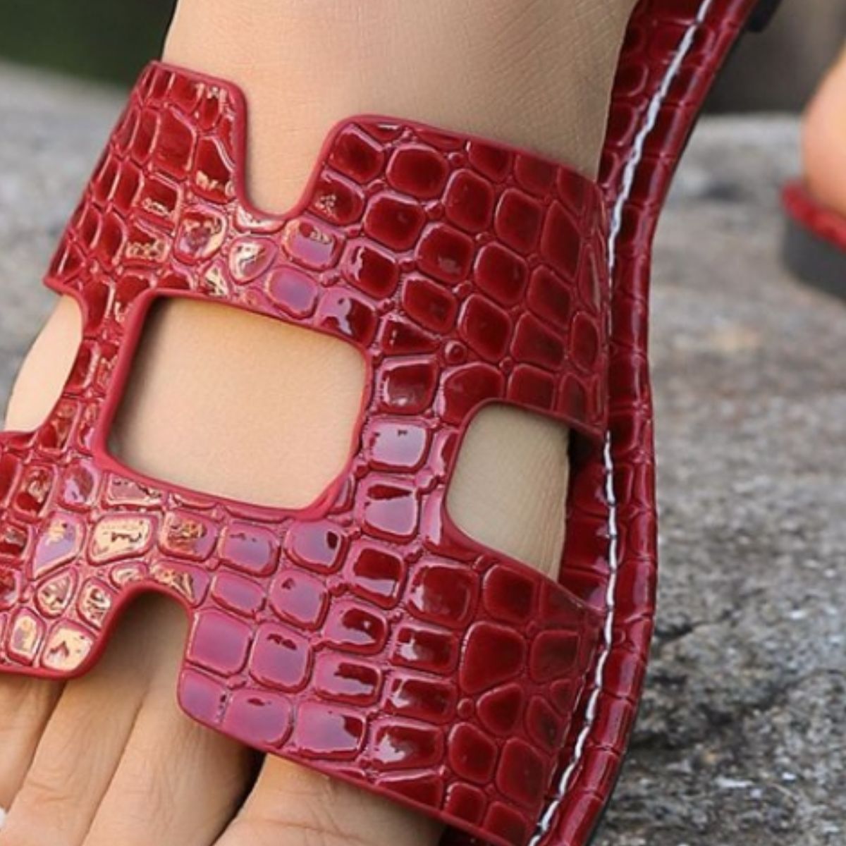 Crocodile Pattern Open - Toe PU Leather Sandals - OMG! Rose